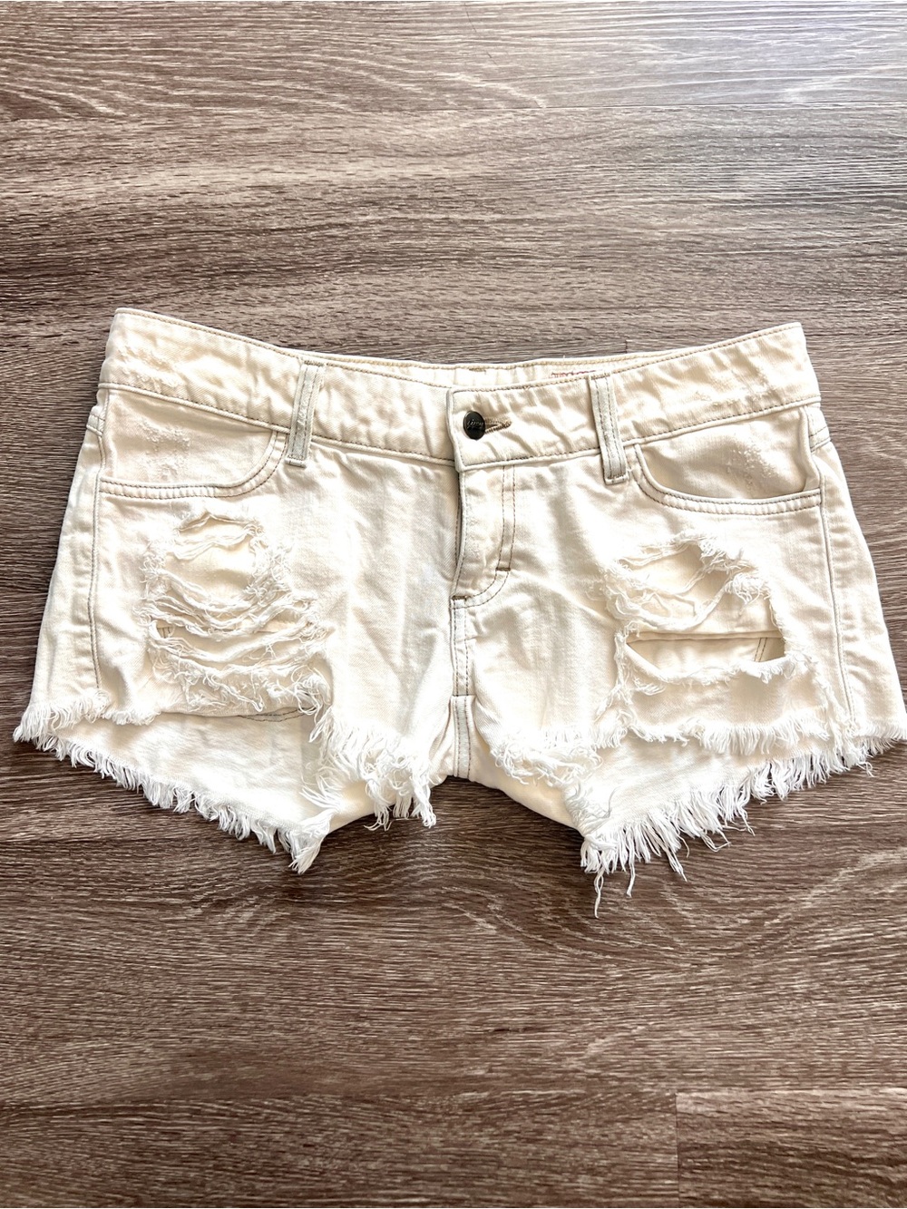 Siwy Cream Distressed Frayed Hem Denim Shorts